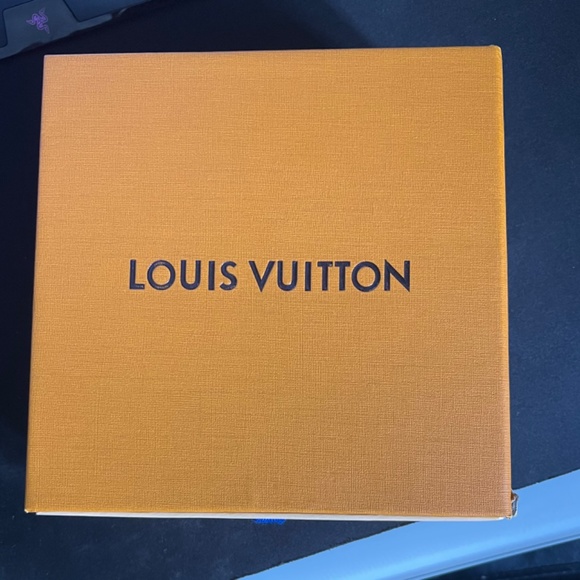 Louis Vuitton Belt and Box Checkers Print - Picture 2 of 3